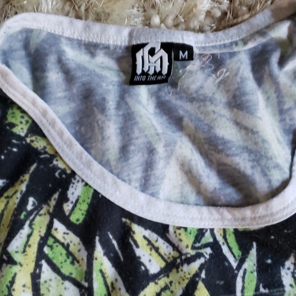 Into the am tank top - Picture 2 of 3